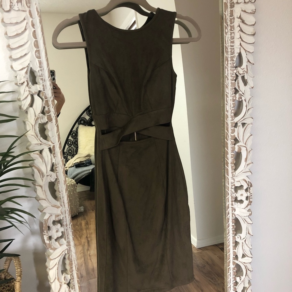 GUESS Cutout Midi Dress